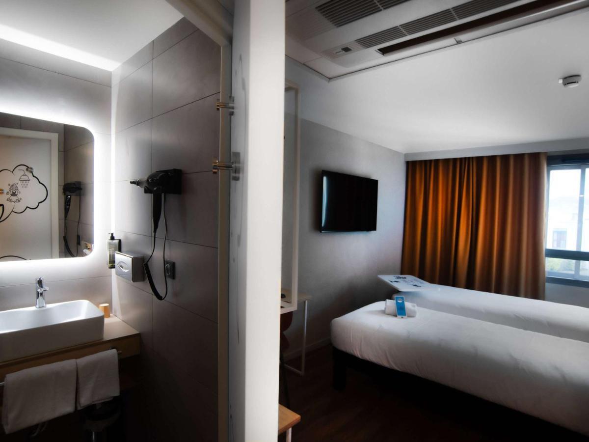 Ibis Styles Clermont-Ferrand Aeroport Hotell Exteriör bild