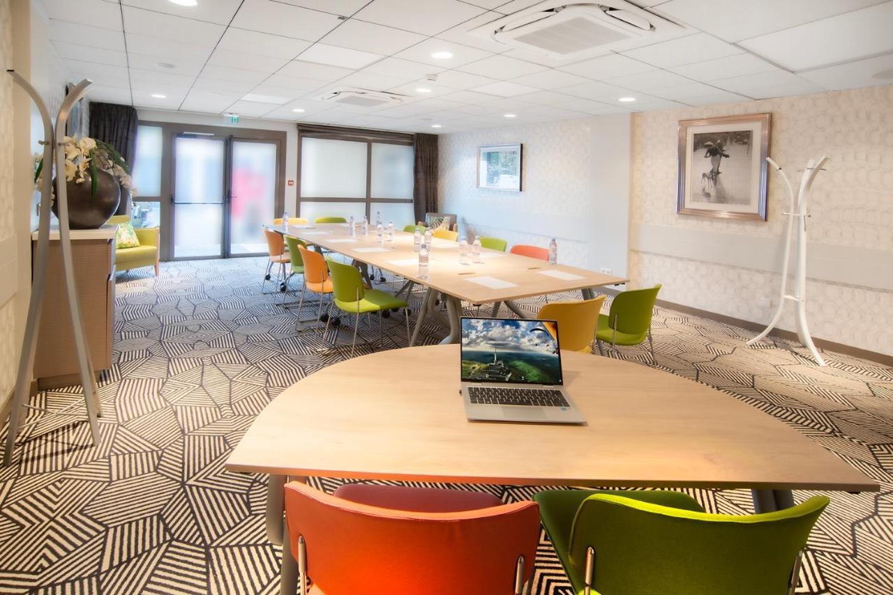 Ibis Styles Clermont-Ferrand Aeroport Hotell Exteriör bild