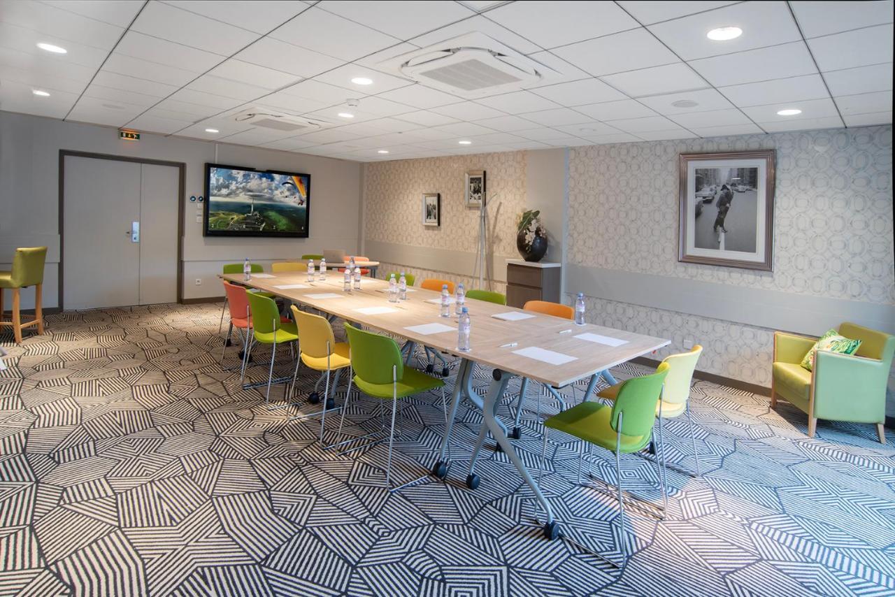 Ibis Styles Clermont-Ferrand Aeroport Hotell Exteriör bild
