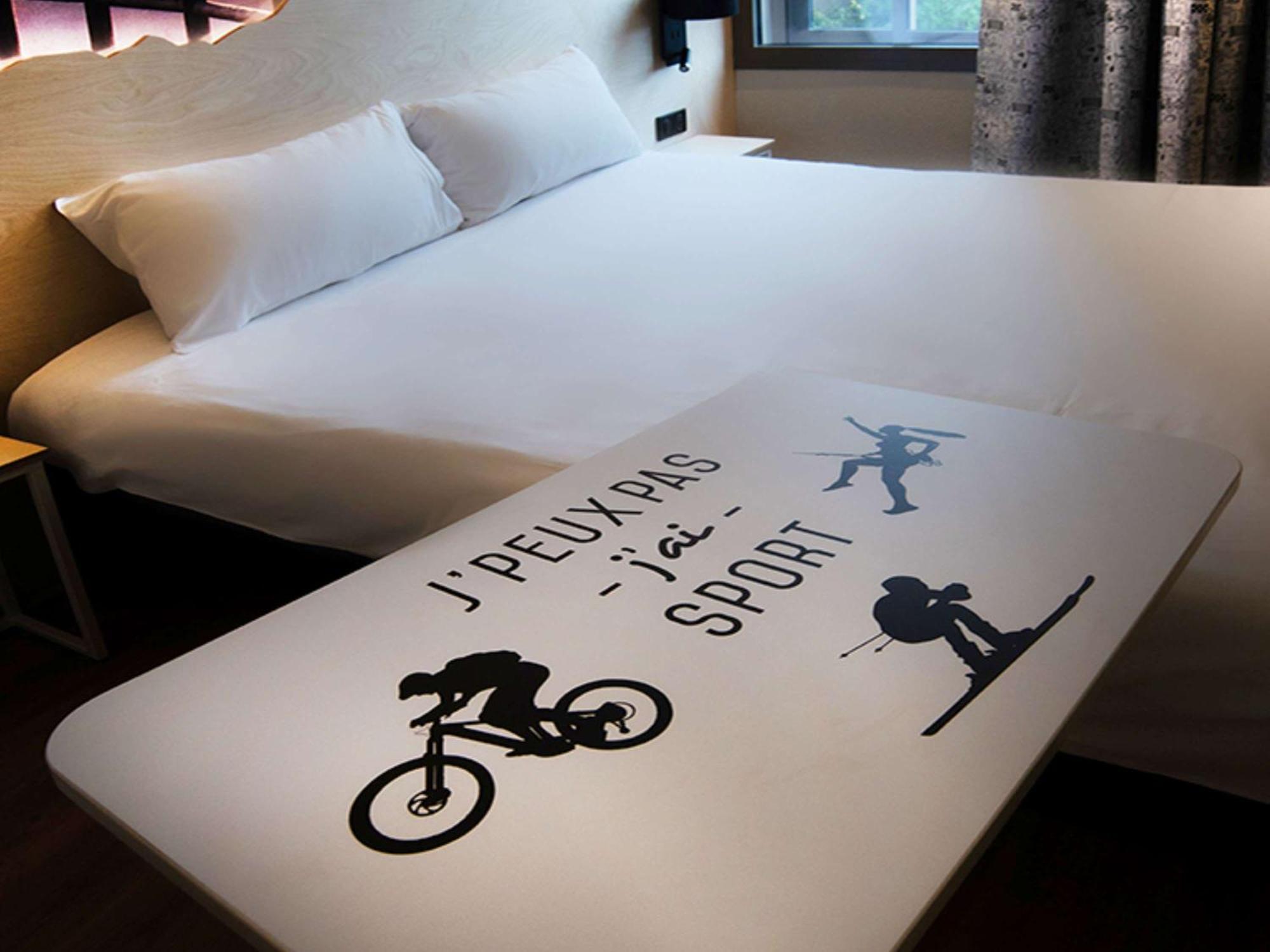Ibis Styles Clermont-Ferrand Aeroport Hotell Exteriör bild