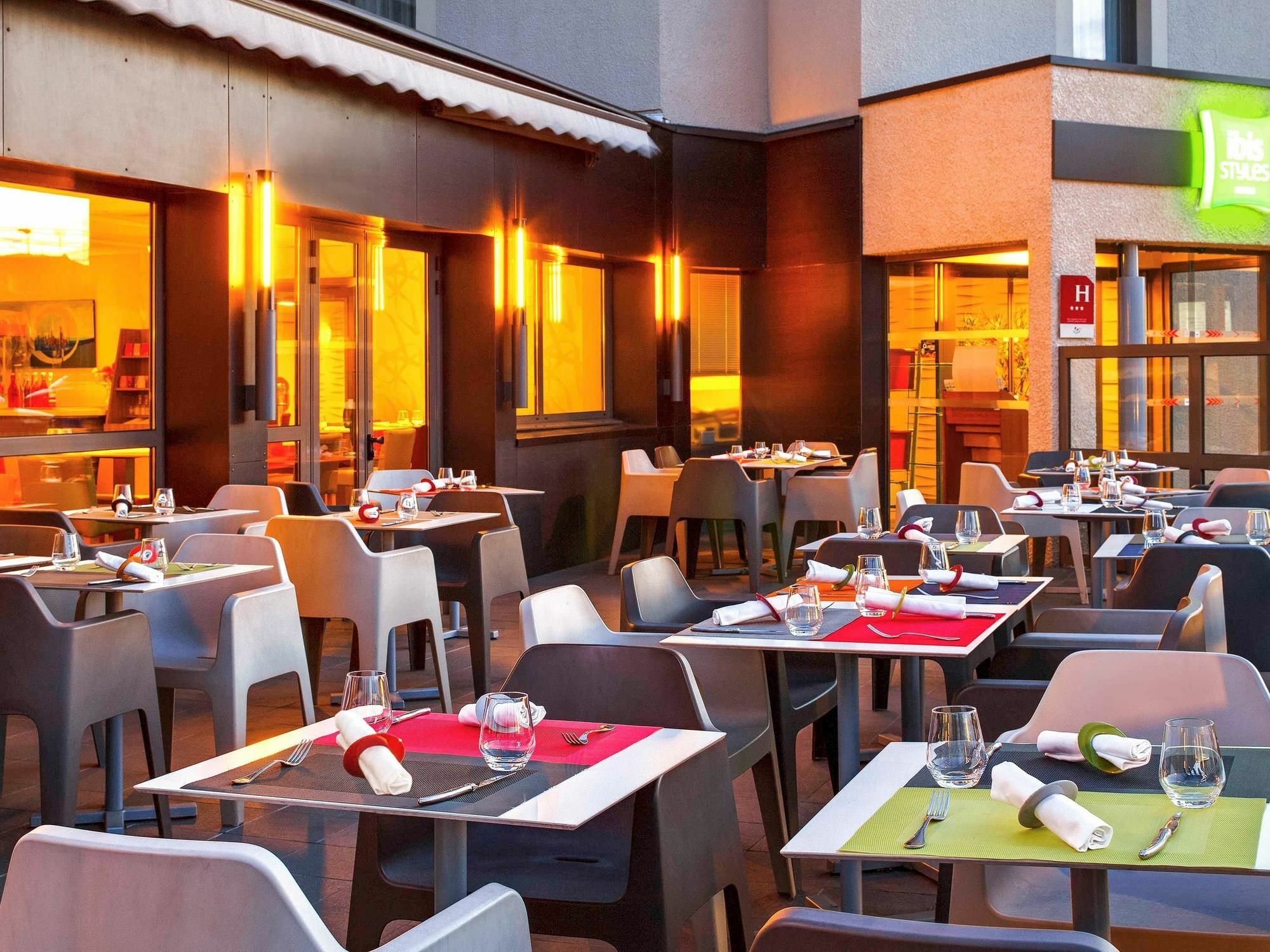 Ibis Styles Clermont-Ferrand Aeroport Hotell Exteriör bild