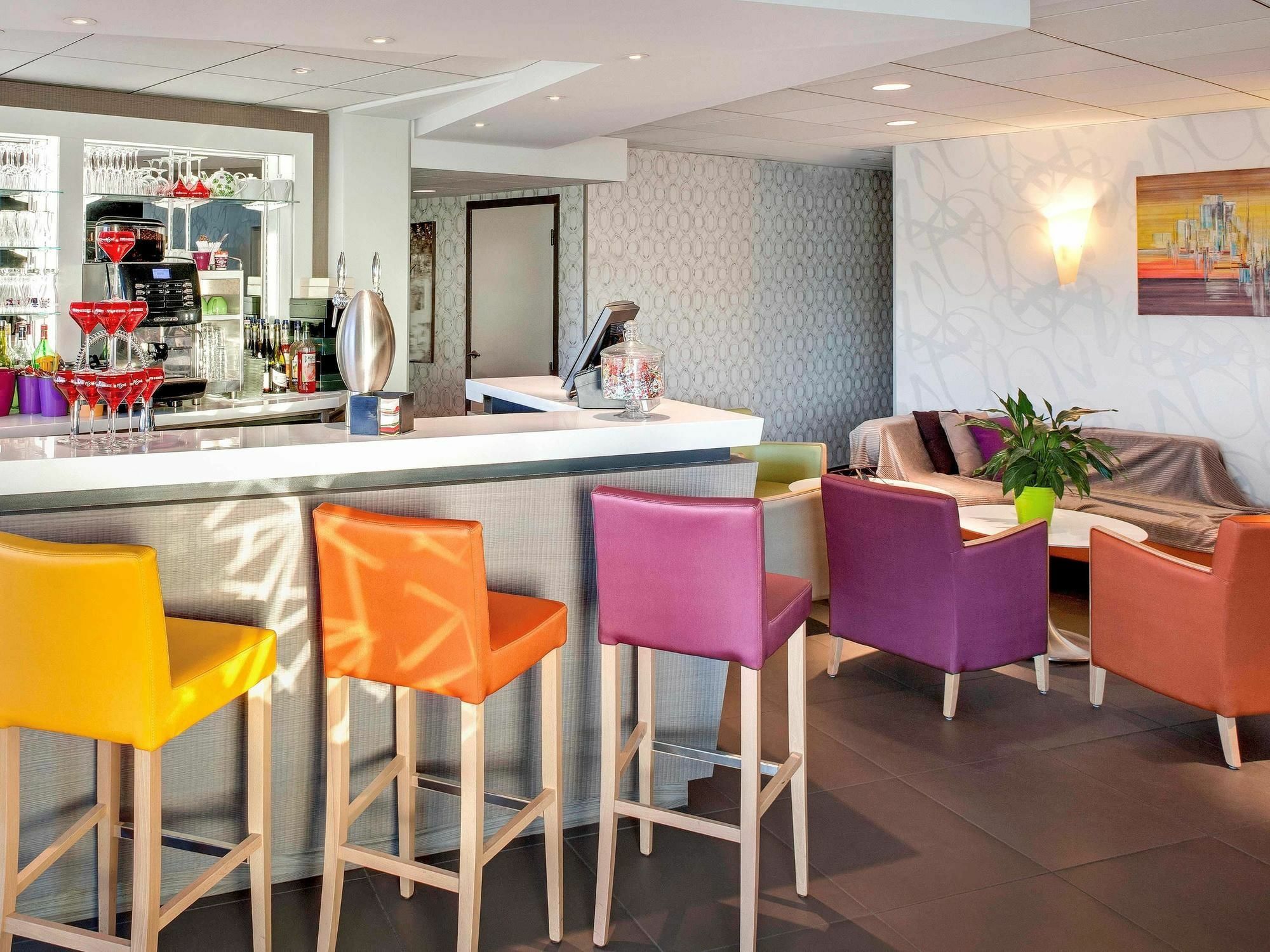 Ibis Styles Clermont-Ferrand Aeroport Hotell Exteriör bild