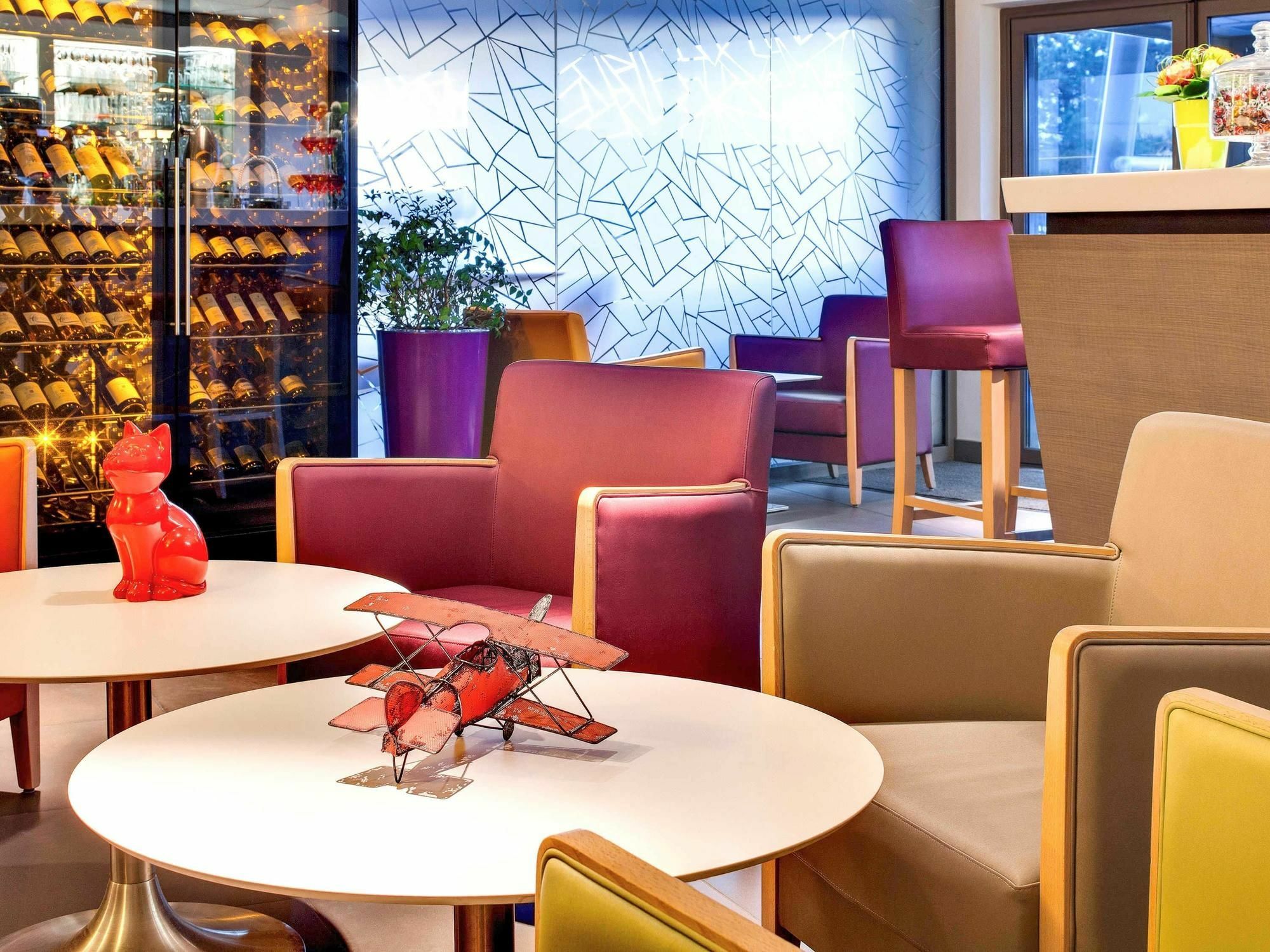 Ibis Styles Clermont-Ferrand Aeroport Hotell Exteriör bild